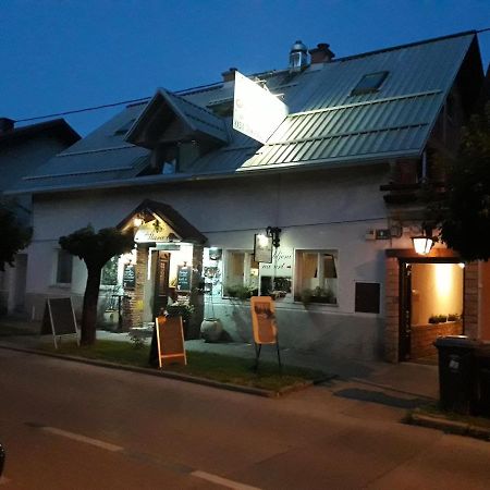 Hostel Piero Любляна Екстериор снимка